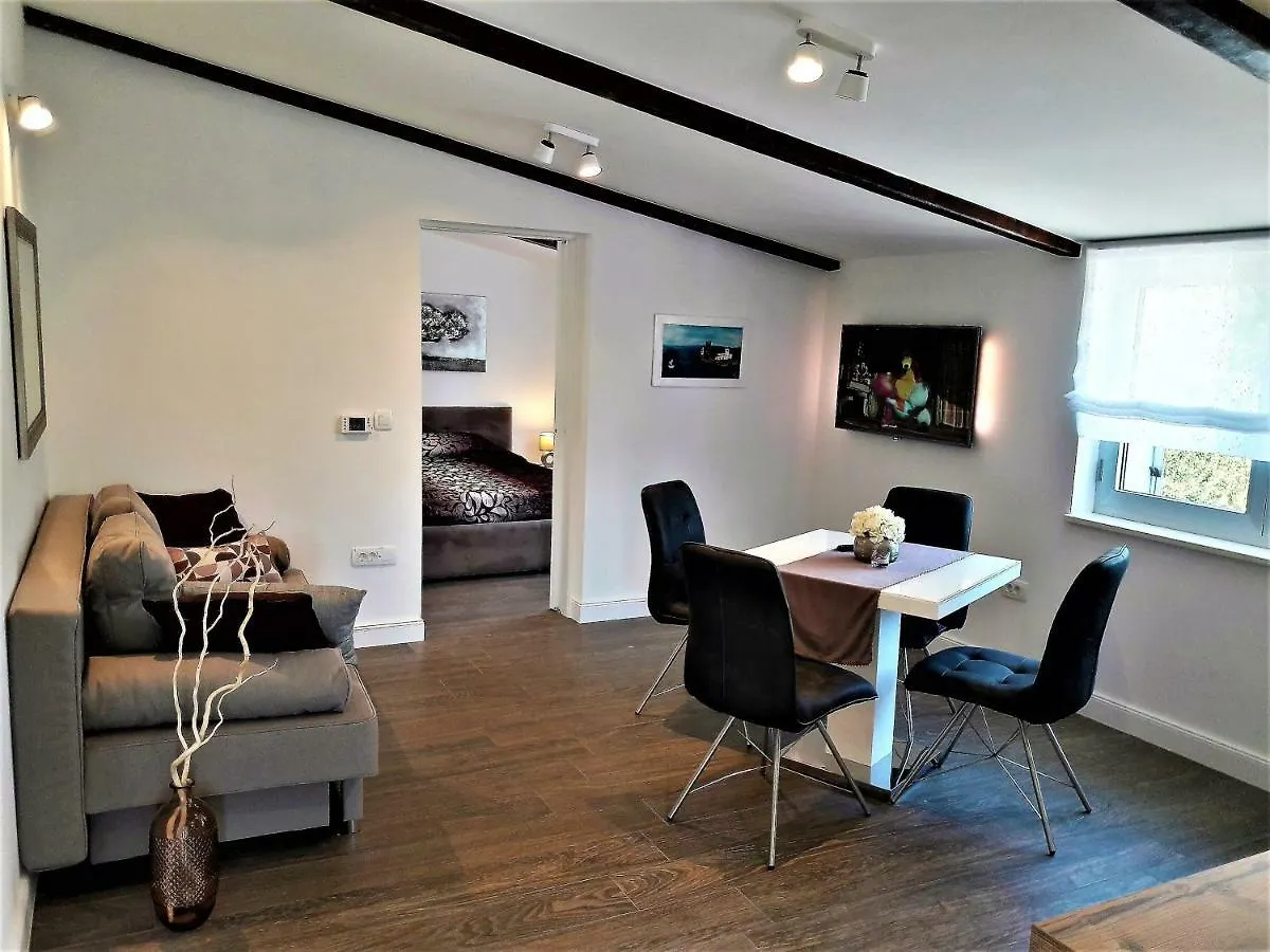 זאדאר Apartments Ena 0*,