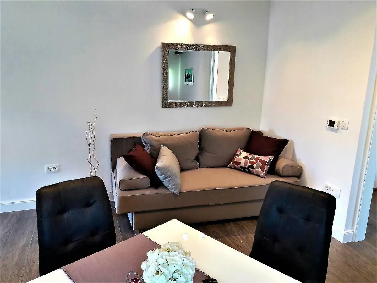 זאדאר Apartments Ena 0*,