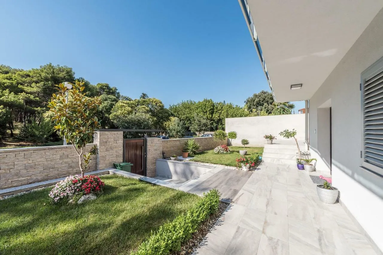 זאדאר Apartments Ena